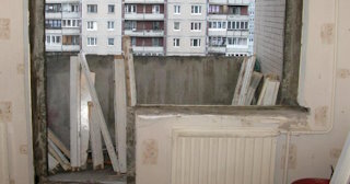 Демонтаж подоконного блока в Артеме – услуги по доступным ценам от 1554 рублей