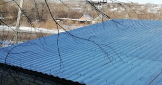 Демонтаж поликарбоната с крыши в Артеме - услуги по доступной цене от 622 рублей